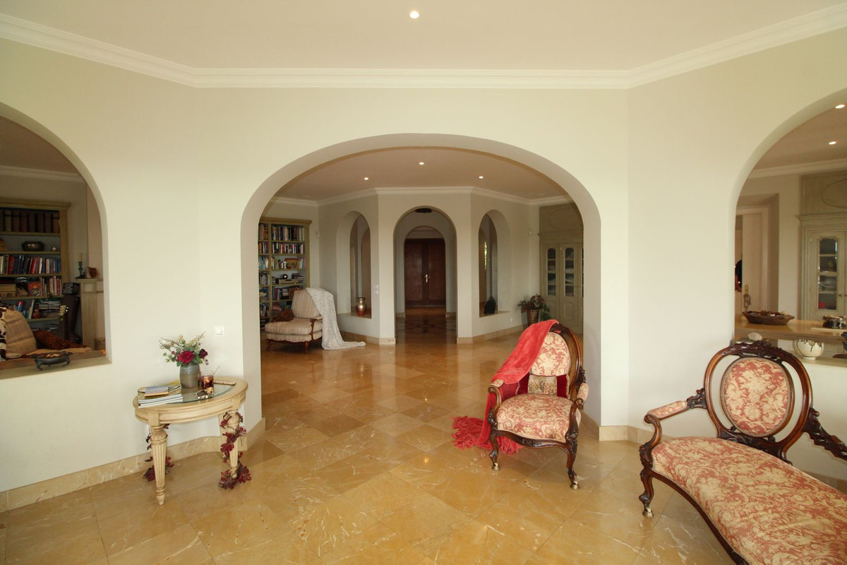 Se vende Villa - Chalet de 4 dormitorios en Costa Del Sol, Cadiz, España