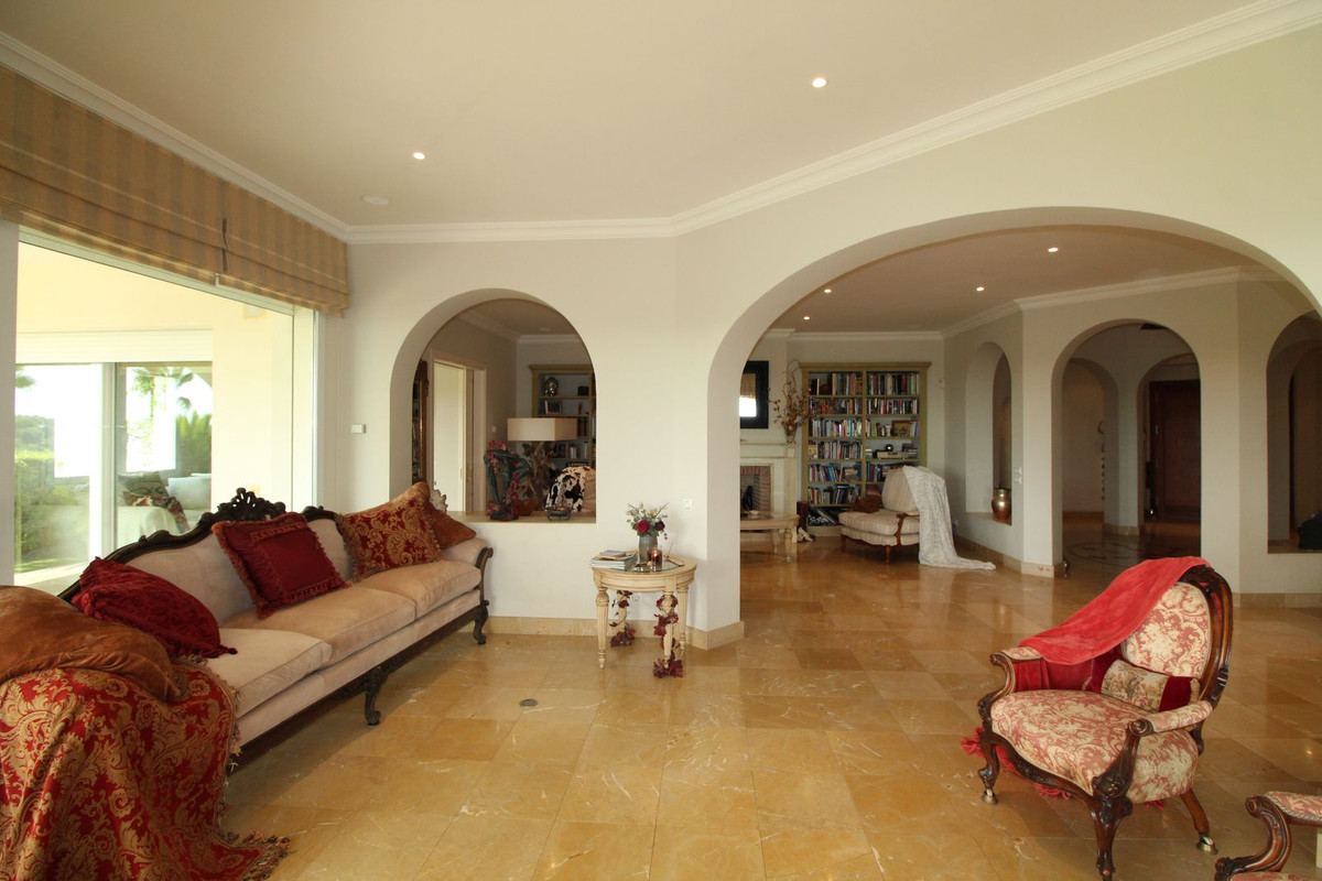 Se vende Villa - Chalet de 4 dormitorios en Costa Del Sol, Cadiz, España