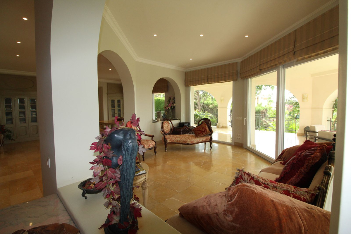 Se vende Villa - Chalet de 4 dormitorios en Costa Del Sol, Cadiz, España