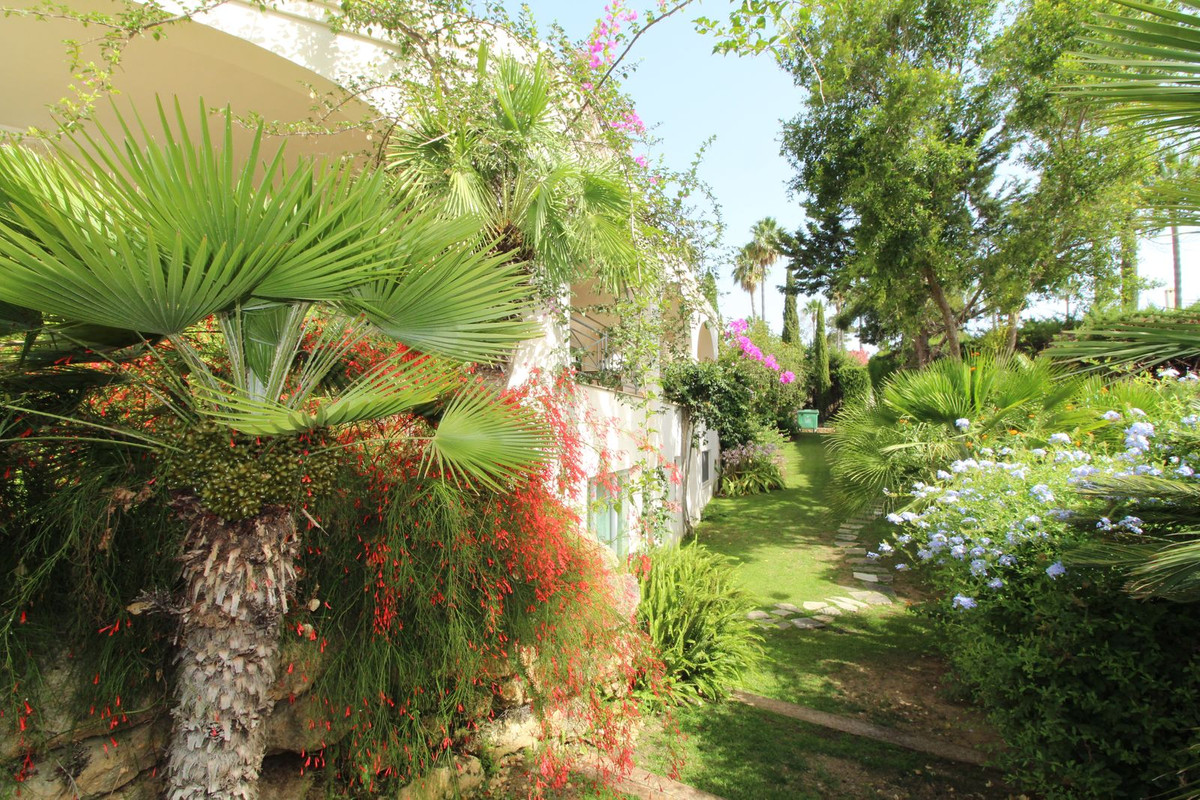 Se vende Villa - Chalet de 4 dormitorios en Costa Del Sol, Cadiz, España