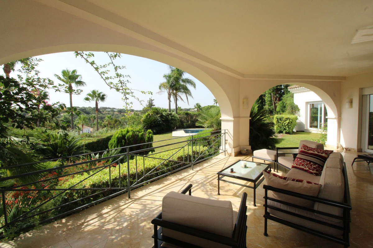 Se vende Villa - Chalet de 4 dormitorios en Costa Del Sol, Cadiz, España