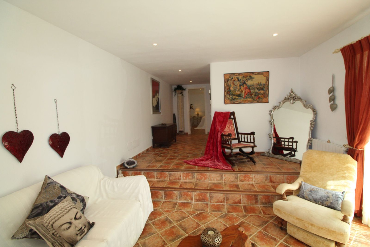 Se vende Villa - Chalet de 4 dormitorios en Costa Del Sol, Cadiz, España