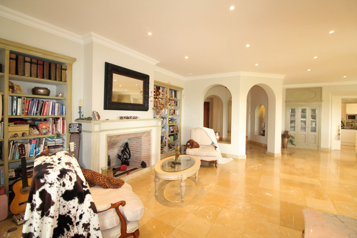 Se vende Villa - Chalet de 4 dormitorios en Costa Del Sol, Cadiz, España