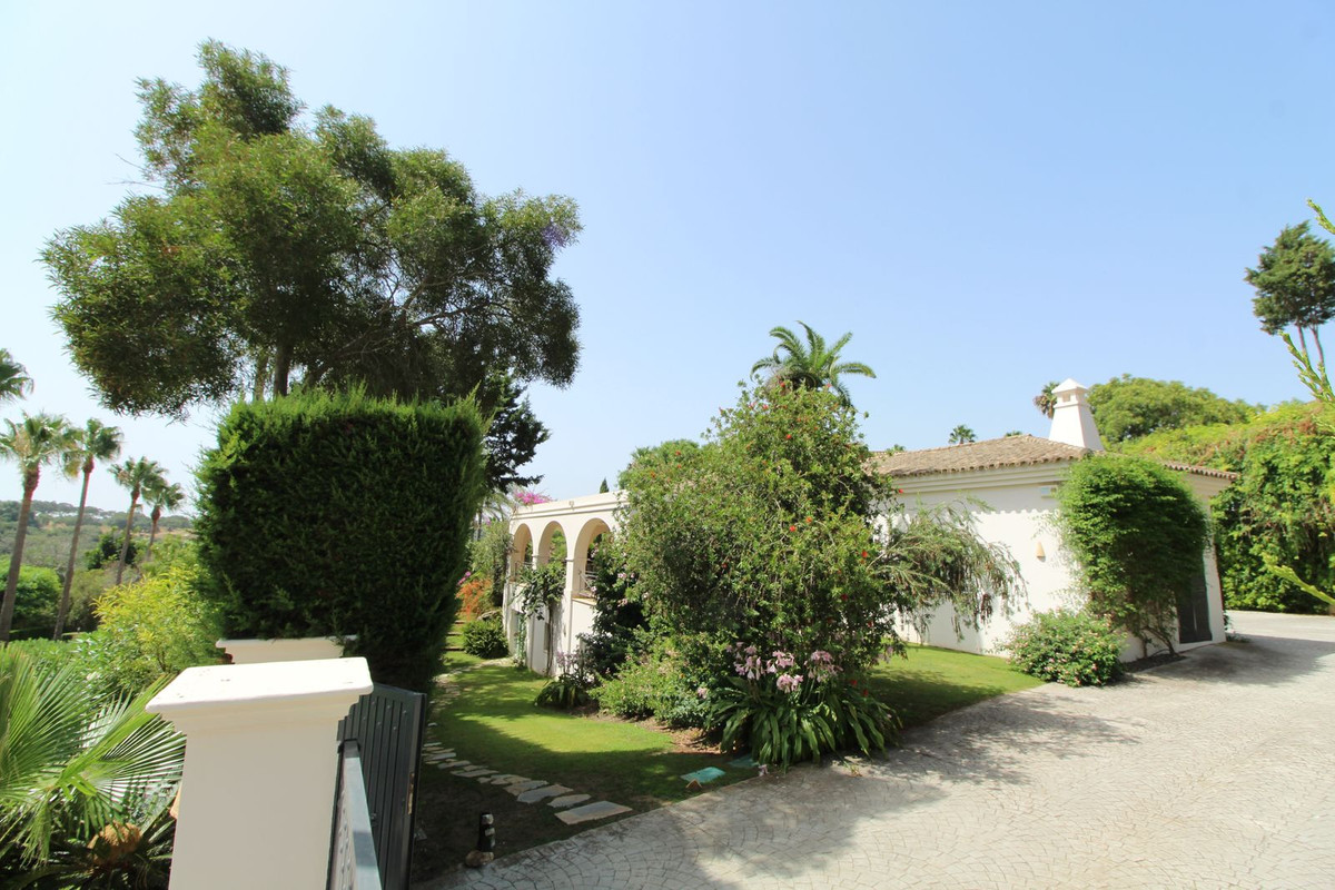 Se vende Villa - Chalet de 4 dormitorios en Costa Del Sol, Cadiz, España
