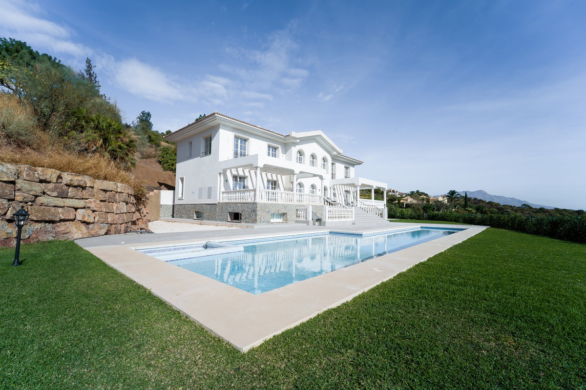 Se vende Villa - Chalet de 6 dormitorios en Costa Del Sol, Málaga, España