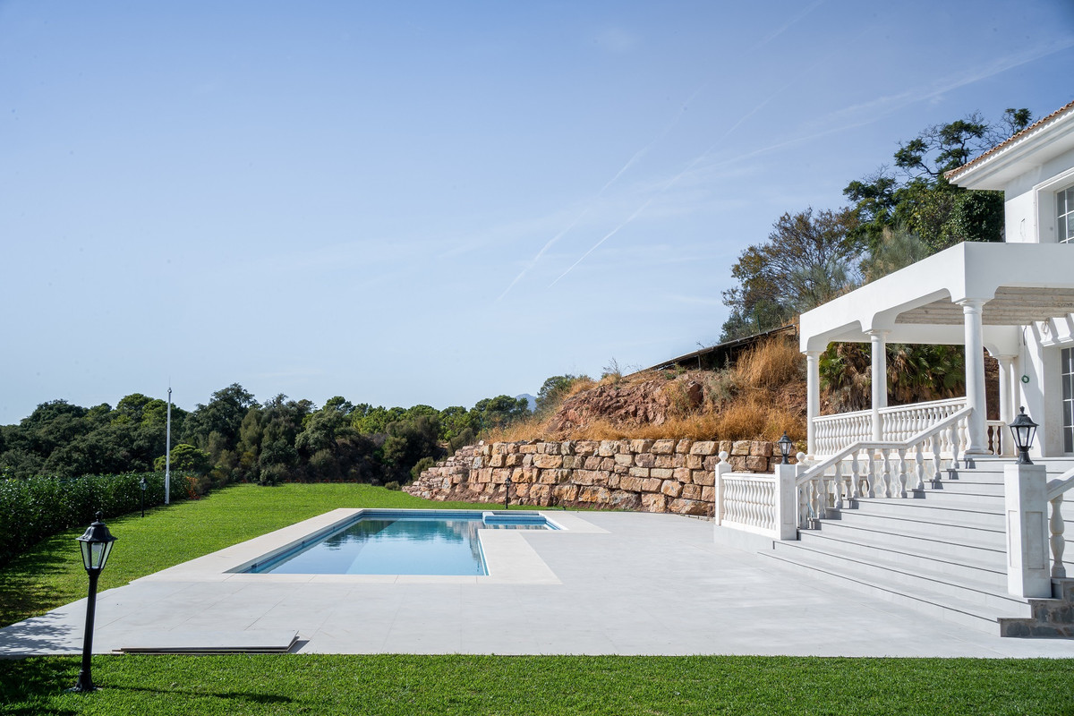 Se vende Villa - Chalet de 6 dormitorios en Costa Del Sol, Málaga, España