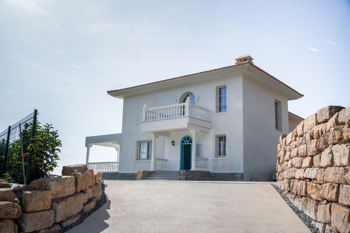 Se vende Villa - Chalet de 6 dormitorios en Costa Del Sol, Málaga, España
