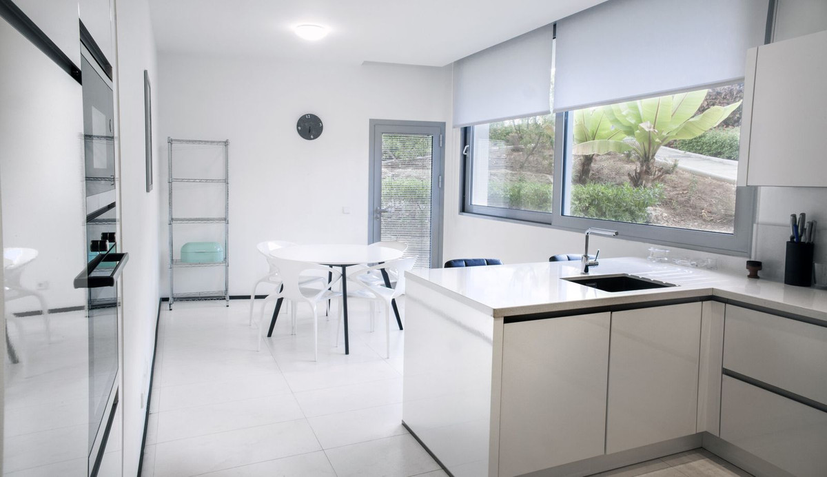 Se vende Adosada de 5 dormitorios en Costa Del Sol, Málaga, España