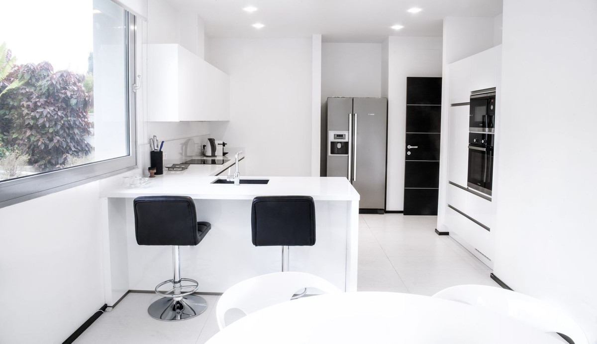Se vende Adosada de 5 dormitorios en Costa Del Sol, Málaga, España