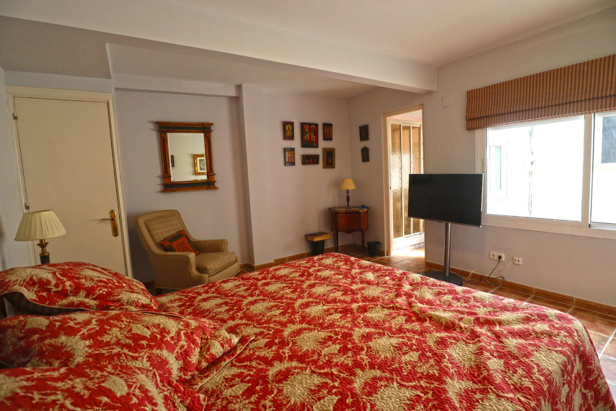 2 Bed Apartment for sale in Marbella Costa Del Sol, Málaga, Spain