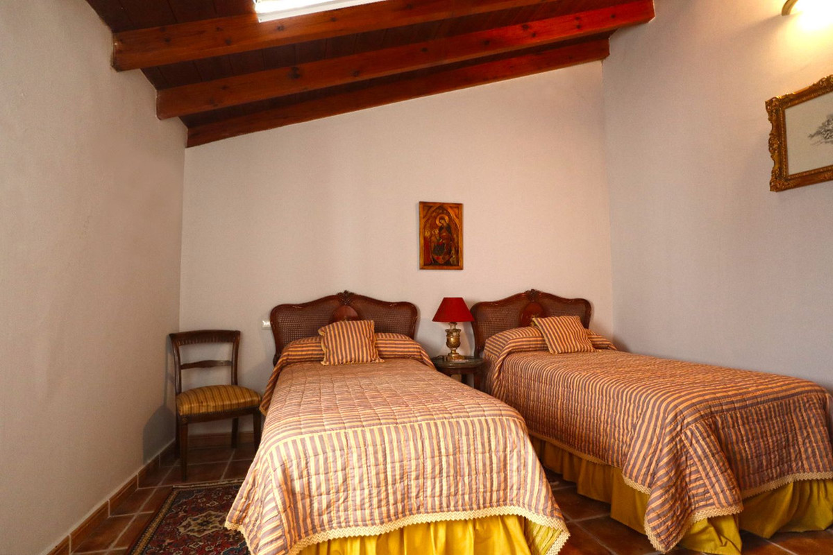 2 Bed Apartment for sale in Marbella Costa Del Sol, Málaga, Spain
