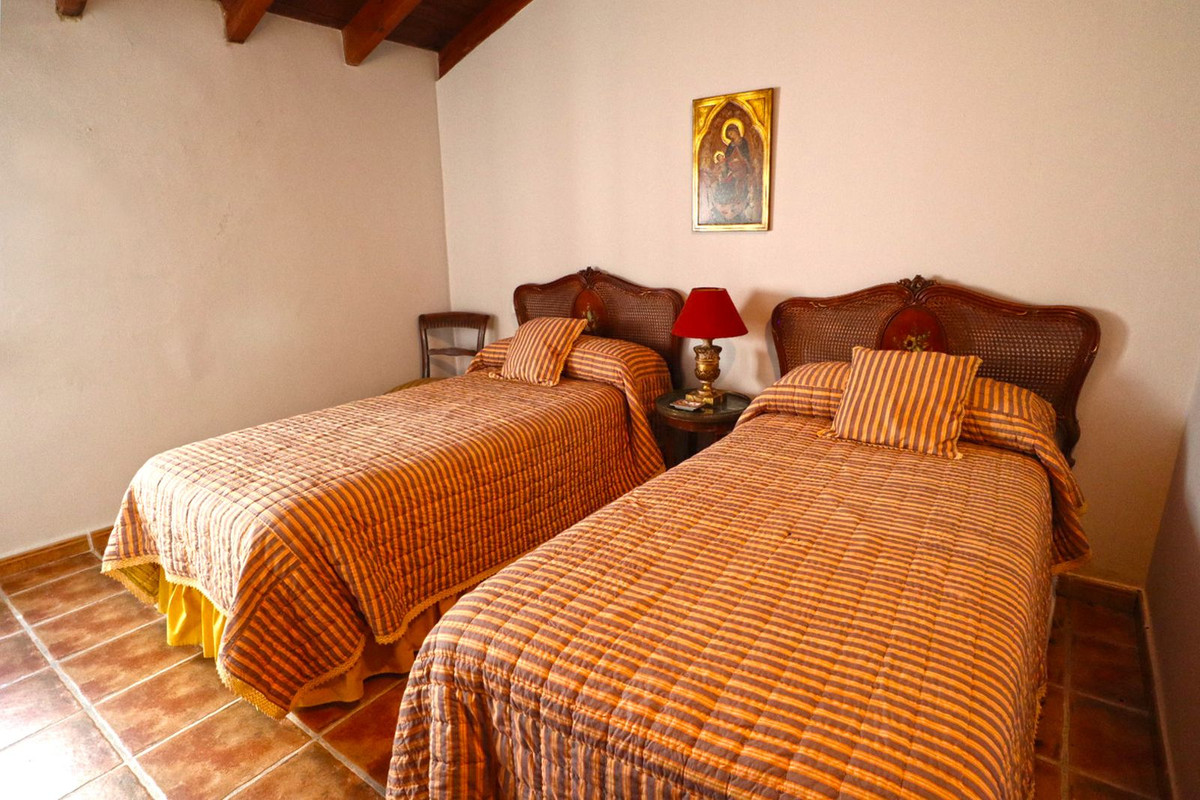 2 Bed Apartment for sale in Marbella Costa Del Sol, Málaga, Spain