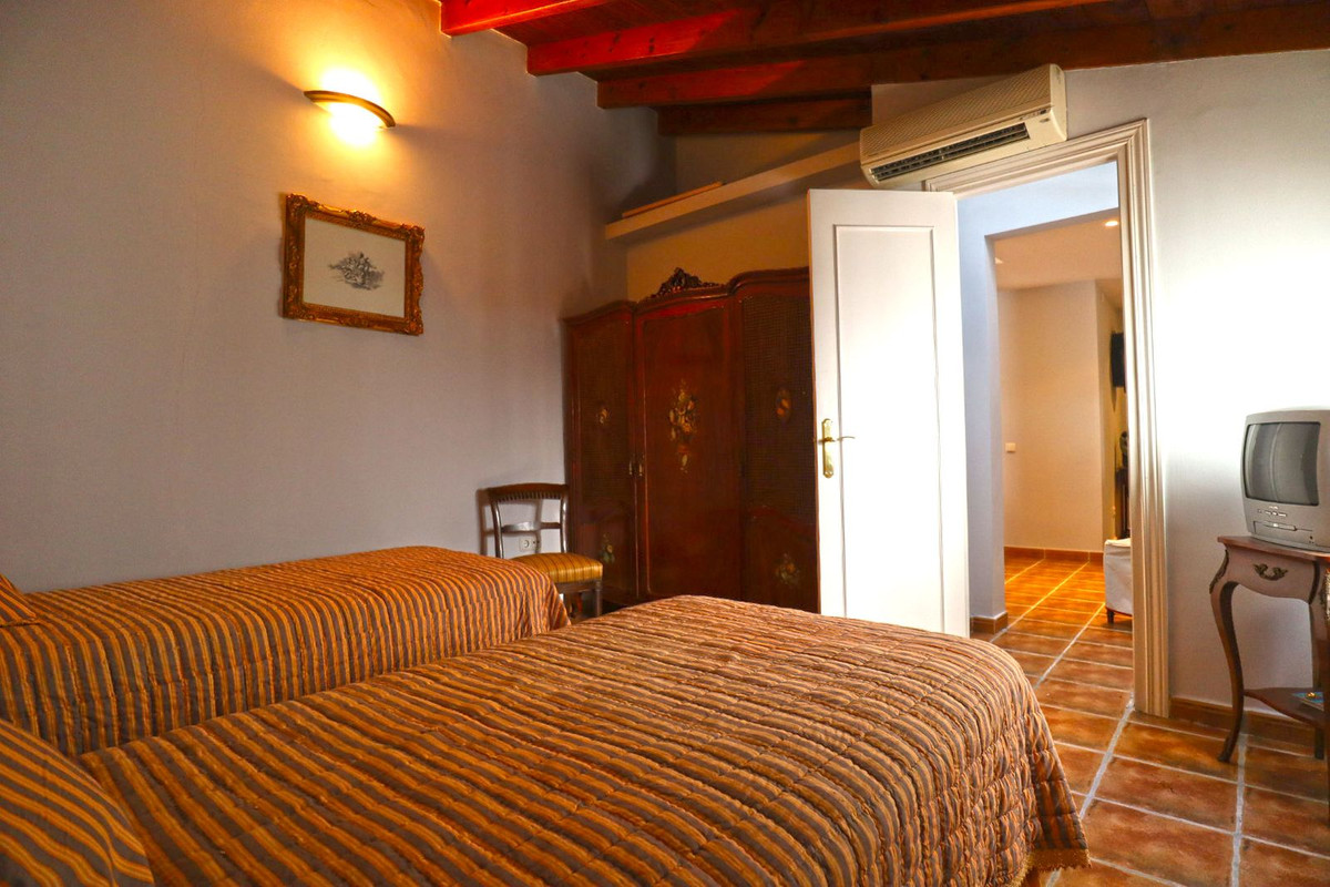 2 Bed Apartment for sale in Marbella Costa Del Sol, Málaga, Spain