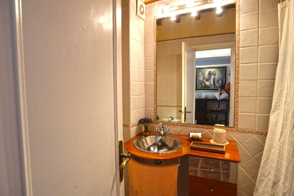 2 Bed Apartment for sale in Marbella Costa Del Sol, Málaga, Spain