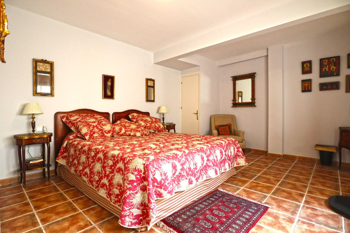 2 Bed Apartment for sale in Marbella Costa Del Sol, Málaga, Spain