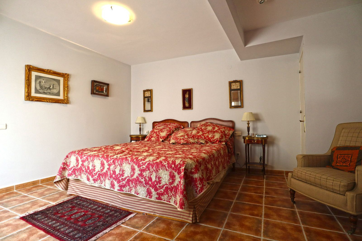 2 Bed Apartment for sale in Marbella Costa Del Sol, Málaga, Spain