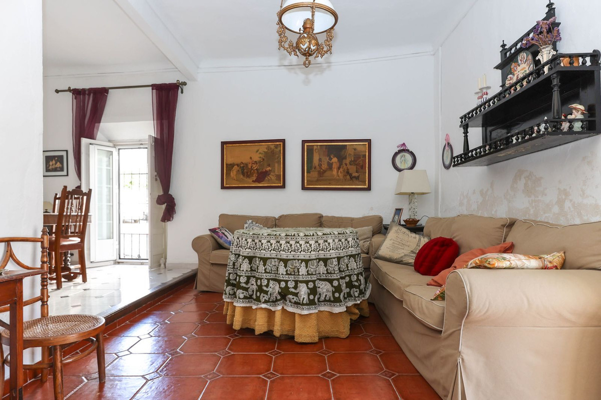 5 Bed Townhouse for sale in Tolox Costa Del Sol, Málaga, Spain