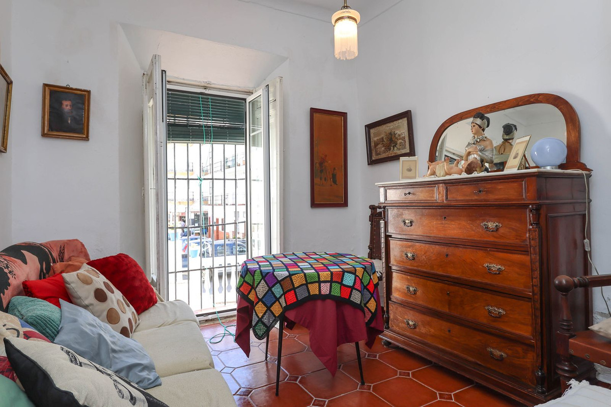 5 Bed Townhouse for sale in Tolox Costa Del Sol, Málaga, Spain
