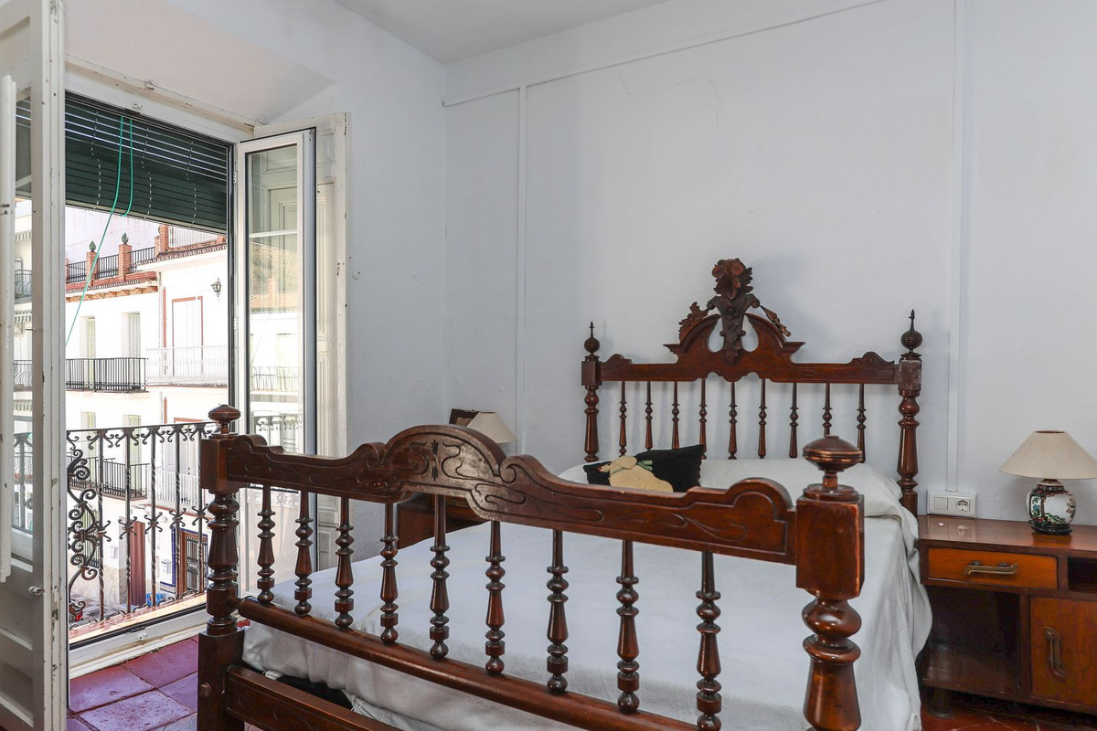 5 Bed Townhouse for sale in Tolox Costa Del Sol, Málaga, Spain