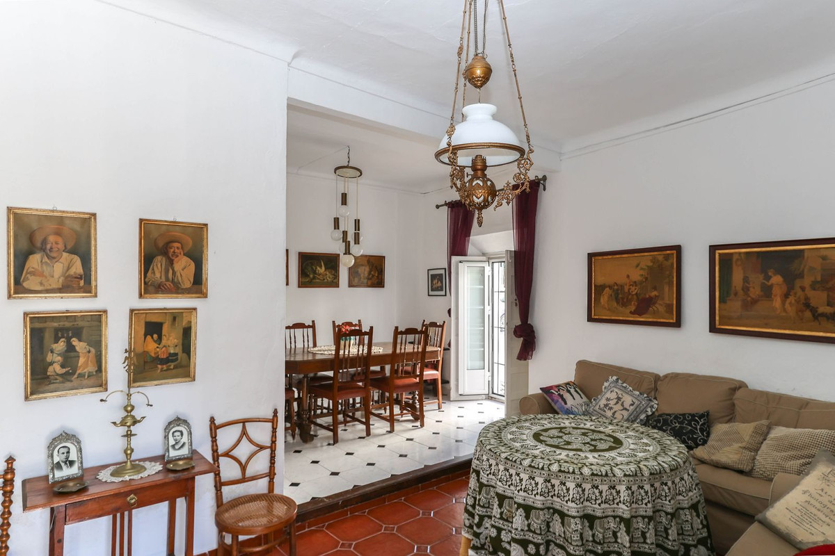 5 Bed Townhouse for sale in Tolox Costa Del Sol, Málaga, Spain