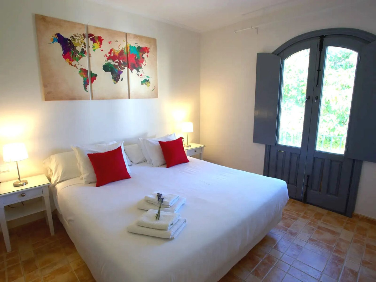 15 Bed Commercial unit for sale in Ronda Costa Del Sol, Málaga, Spain