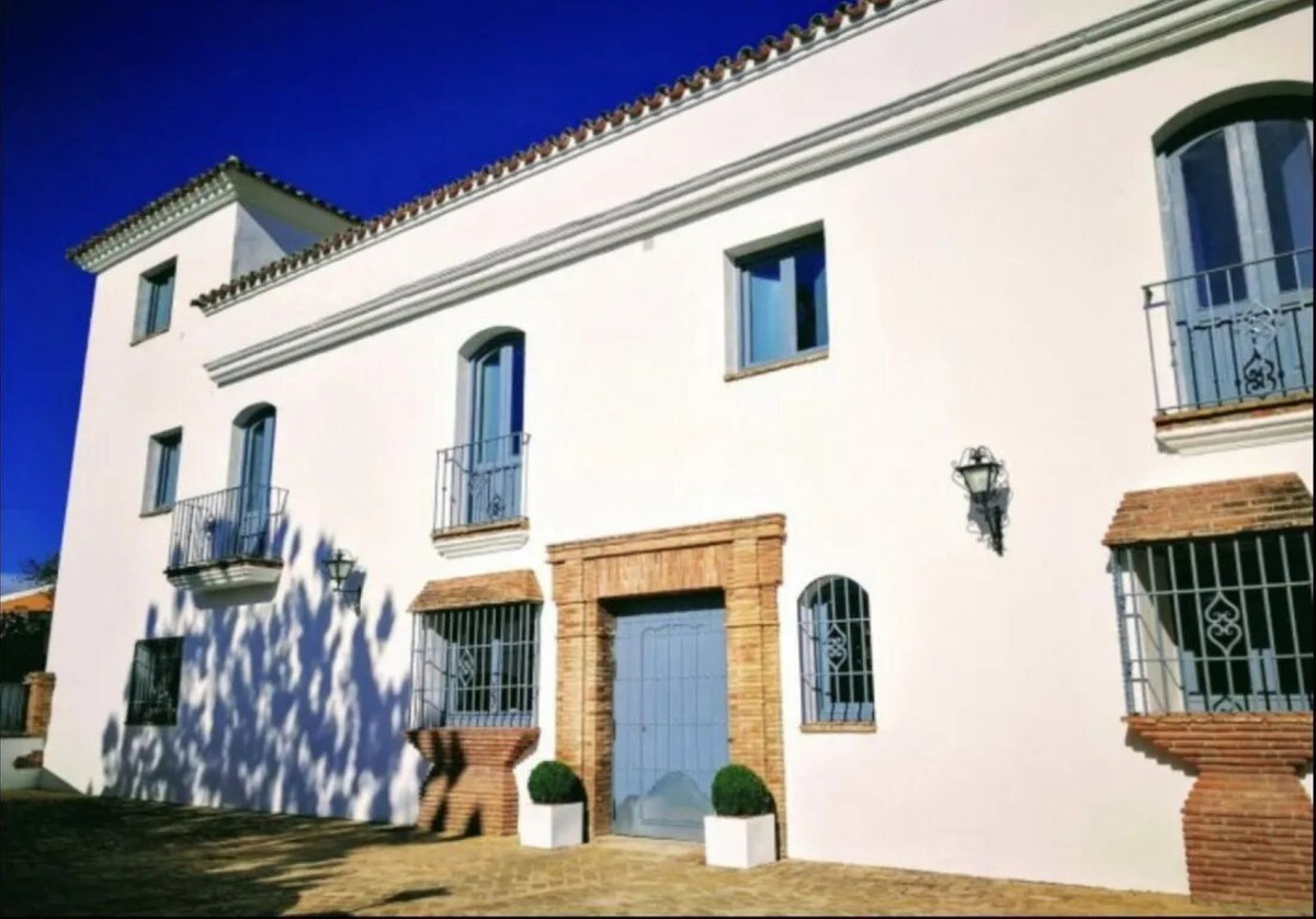 15 Bed Commercial unit for sale in Ronda Costa Del Sol, Málaga, Spain