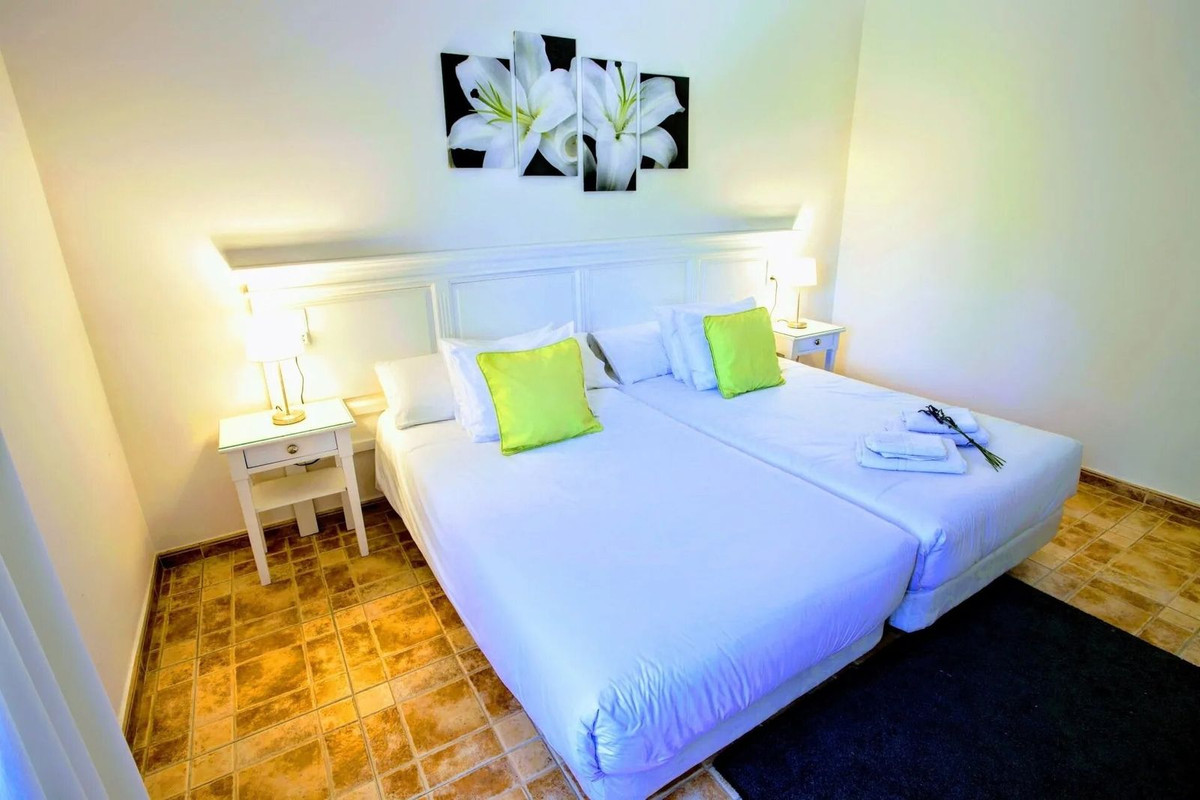 15 Bed Commercial unit for sale in Ronda Costa Del Sol, Málaga, Spain
