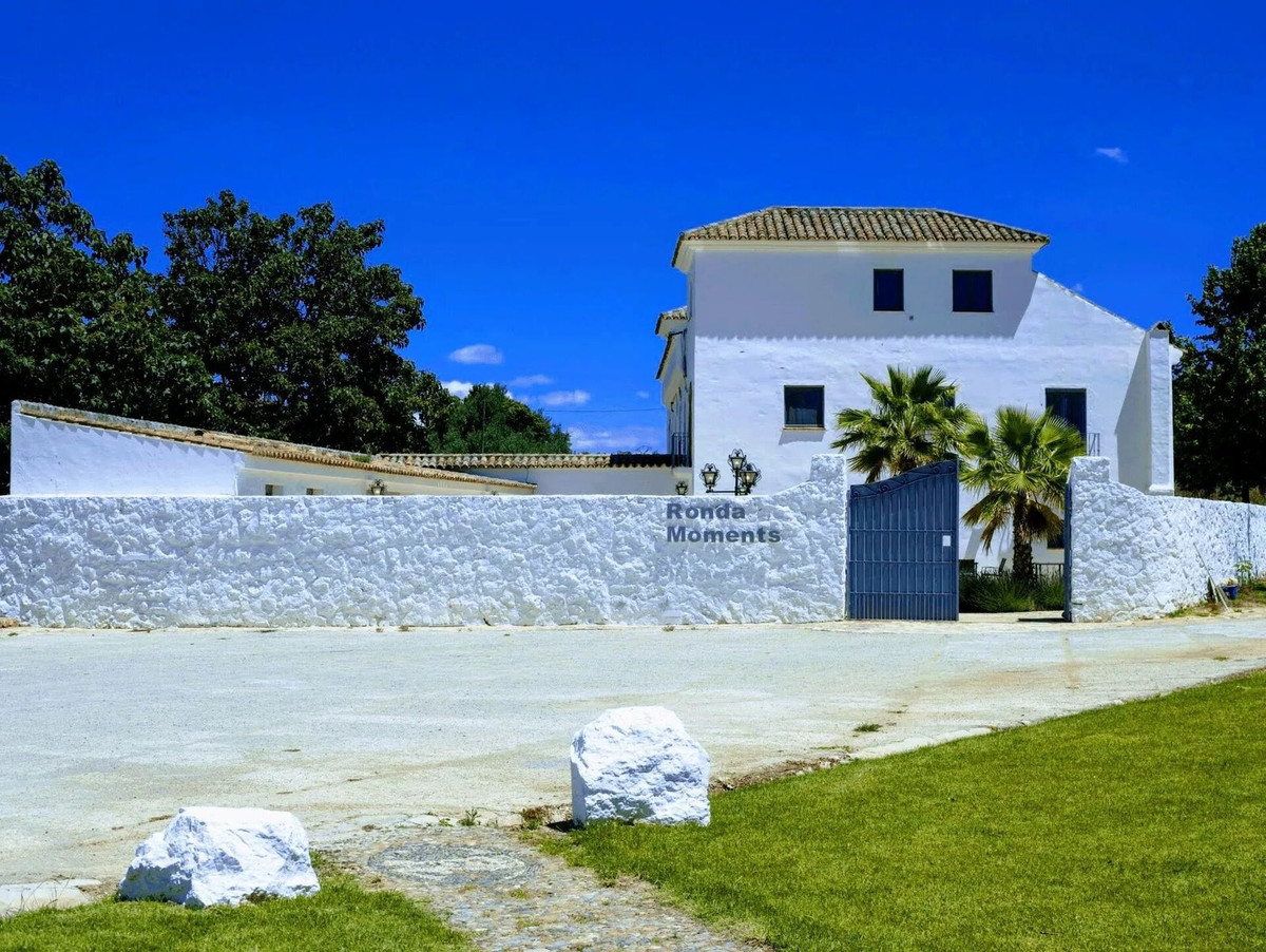 15 Bed Commercial unit for sale in Ronda Costa Del Sol, Málaga, Spain