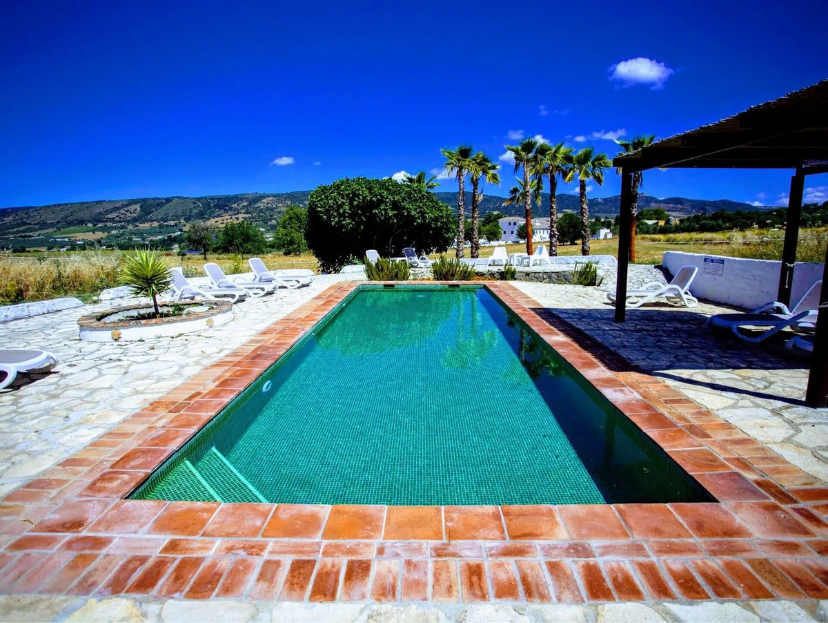 15 Bed Commercial unit for sale in Ronda Costa Del Sol, Málaga, Spain