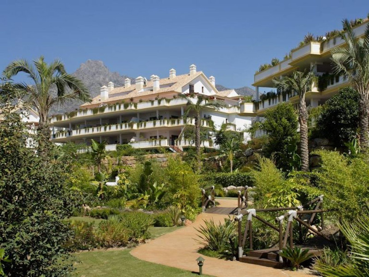 4 Bed Apartment for sale in The Golden Mile Costa Del Sol, Málaga, Spain