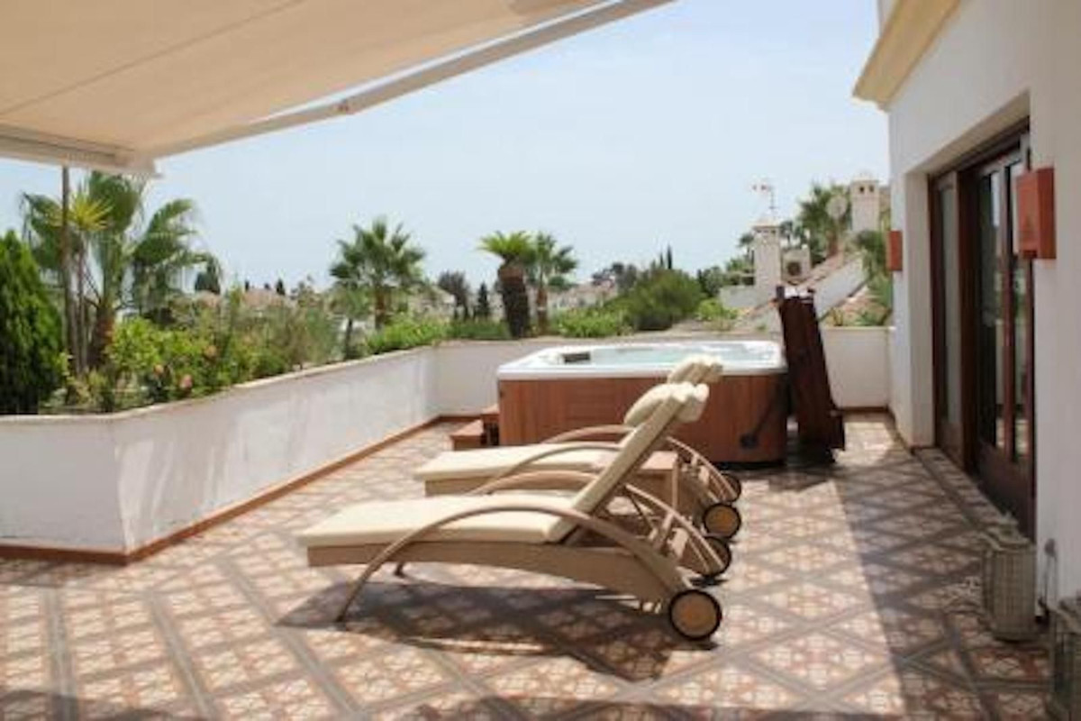 4 Bed Apartment for sale in The Golden Mile Costa Del Sol, Málaga, Spain
