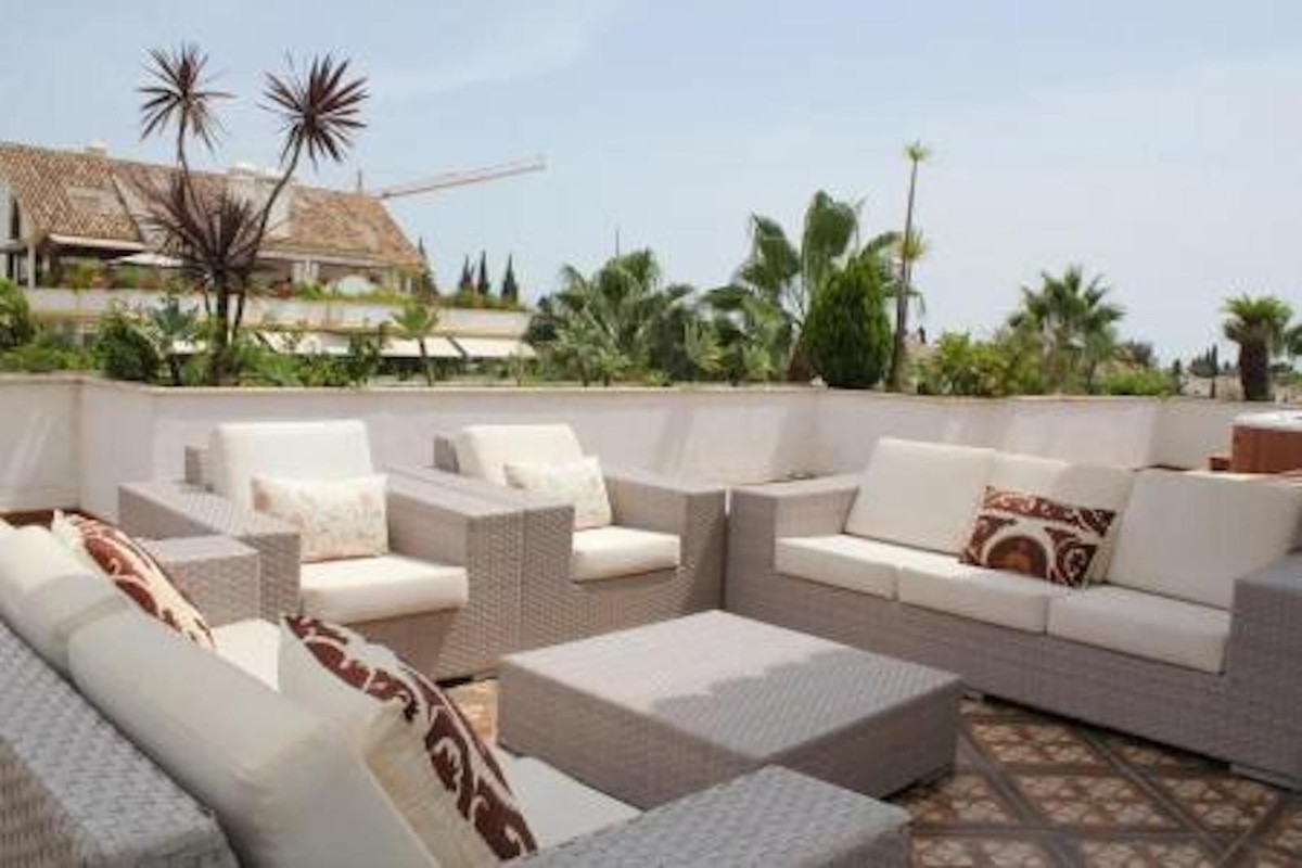 4 Bed Apartment for sale in The Golden Mile Costa Del Sol, Málaga, Spain
