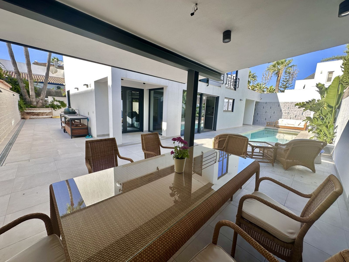 4 Bed Townhouse for sale in Puerto Banús Costa Del Sol, Málaga, Spain
