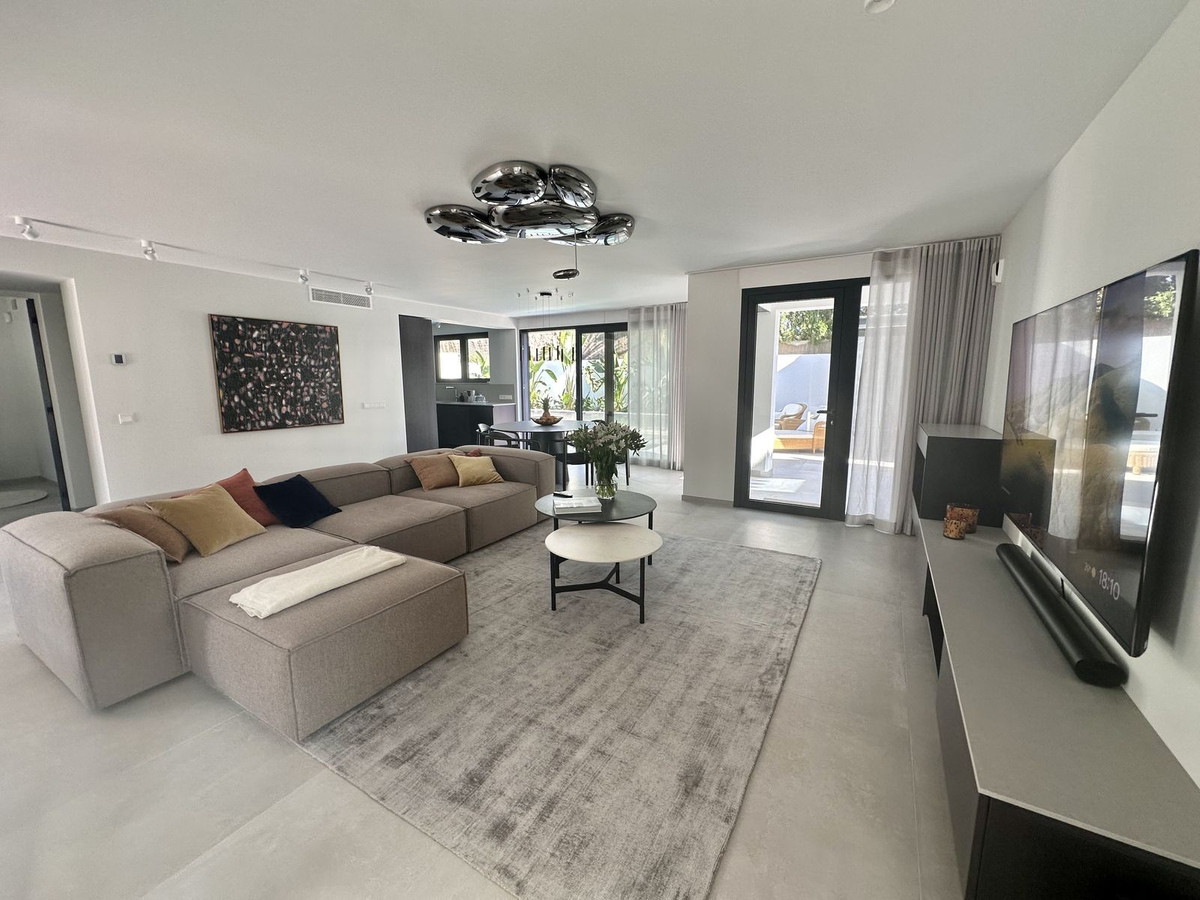 4 Bed Townhouse for sale in Puerto Banús Costa Del Sol, Málaga, Spain