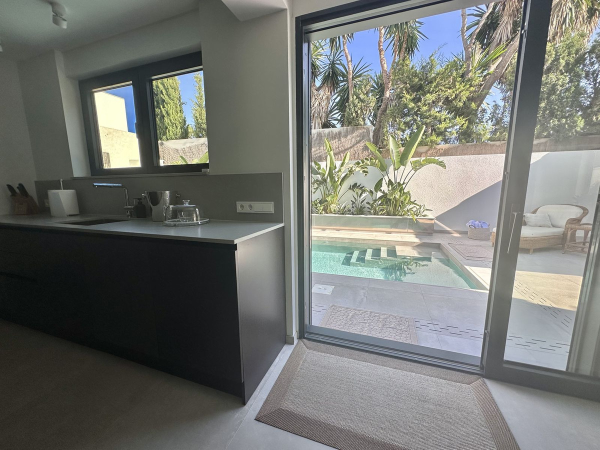 4 Bed Townhouse for sale in Puerto Banús Costa Del Sol, Málaga, Spain