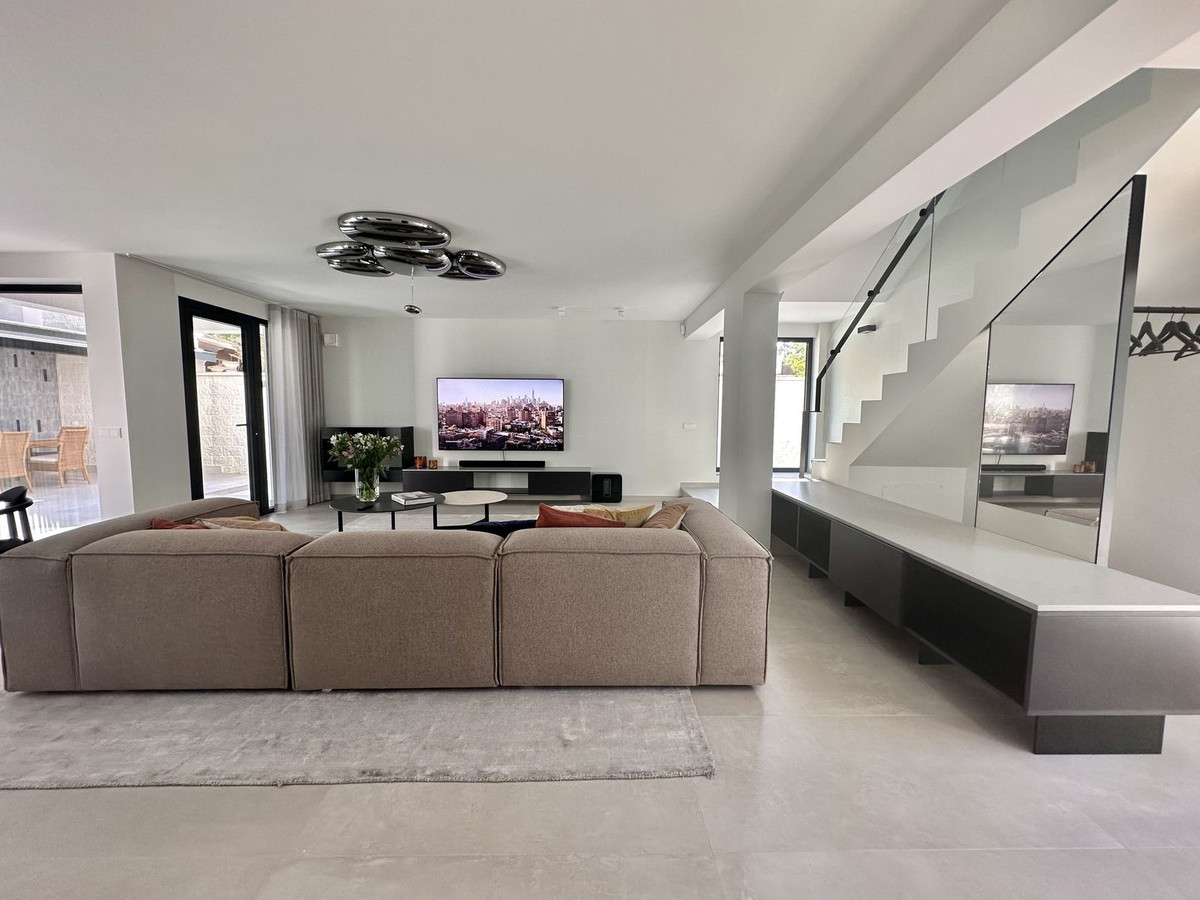 4 Bed Townhouse for sale in Puerto Banús Costa Del Sol, Málaga, Spain