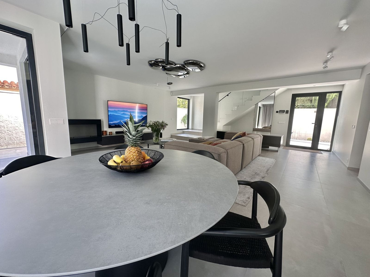 4 Bed Townhouse for sale in Puerto Banús Costa Del Sol, Málaga, Spain