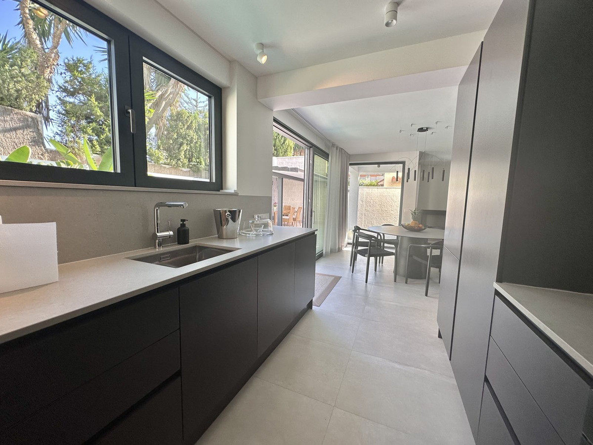 4 Bed Townhouse for sale in Puerto Banús Costa Del Sol, Málaga, Spain
