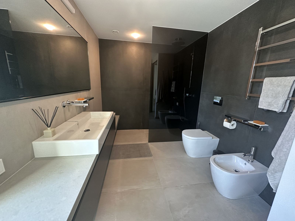 4 Bed Townhouse for sale in Puerto Banús Costa Del Sol, Málaga, Spain