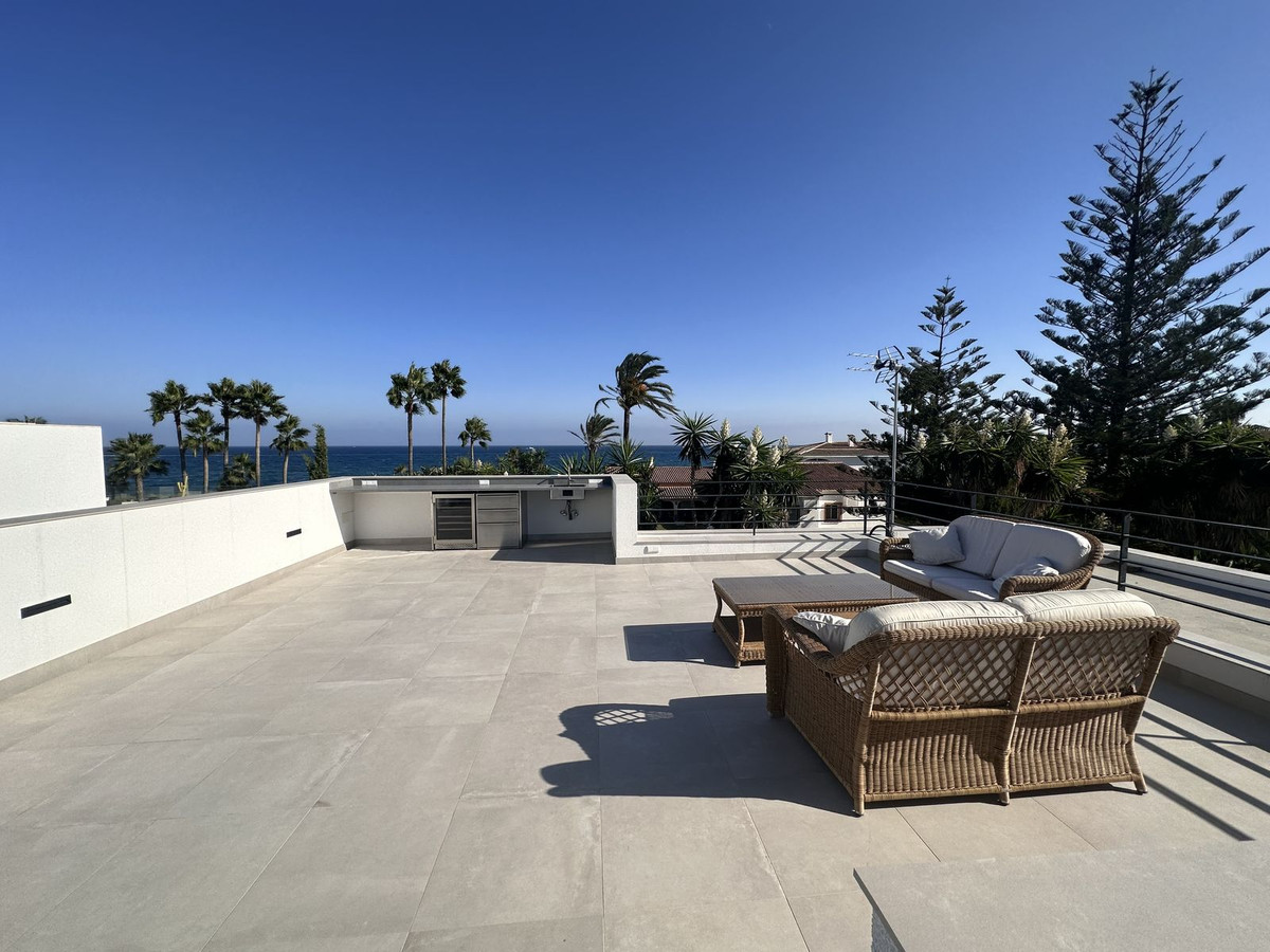4 Bed Townhouse for sale in Puerto Banús Costa Del Sol, Málaga, Spain