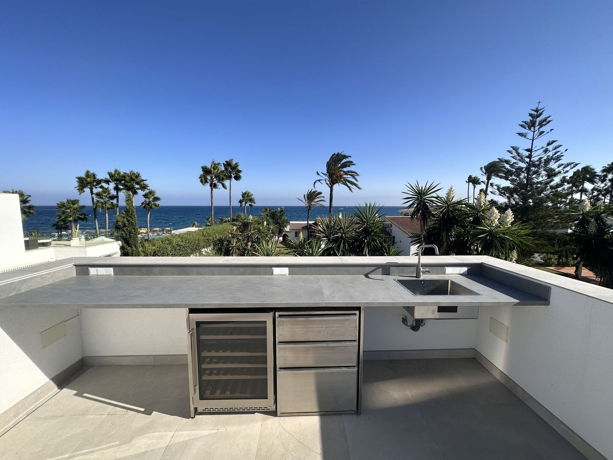 4 Bed Townhouse for sale in Puerto Banús Costa Del Sol, Málaga, Spain