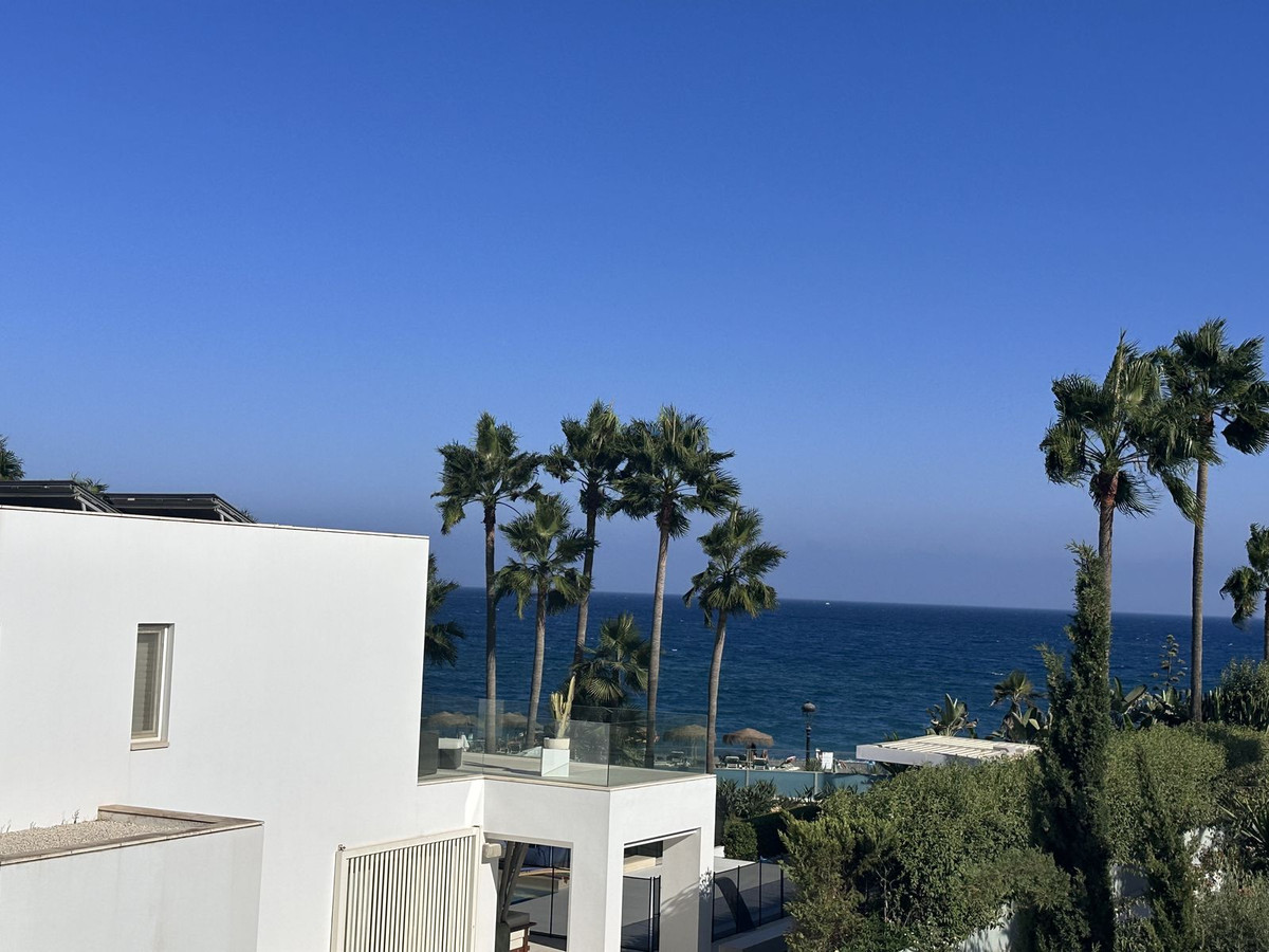 4 Bed Townhouse for sale in Puerto Banús Costa Del Sol, Málaga, Spain