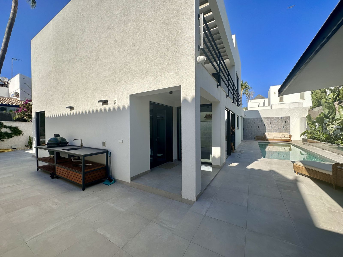 4 Bed Townhouse for sale in Puerto Banús Costa Del Sol, Málaga, Spain