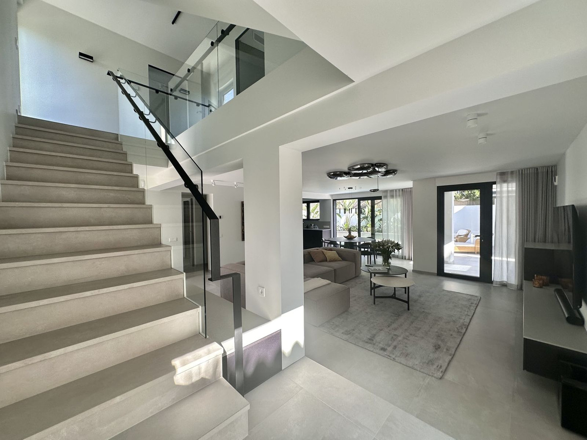 4 Bed Townhouse for sale in Puerto Banús Costa Del Sol, Málaga, Spain