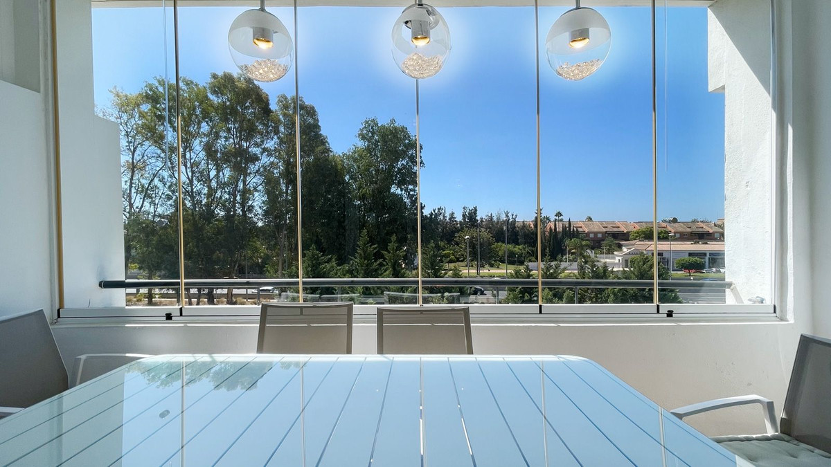 4 Bed Apartment for sale in Nueva Andalucía Costa Del Sol, Málaga, Spain