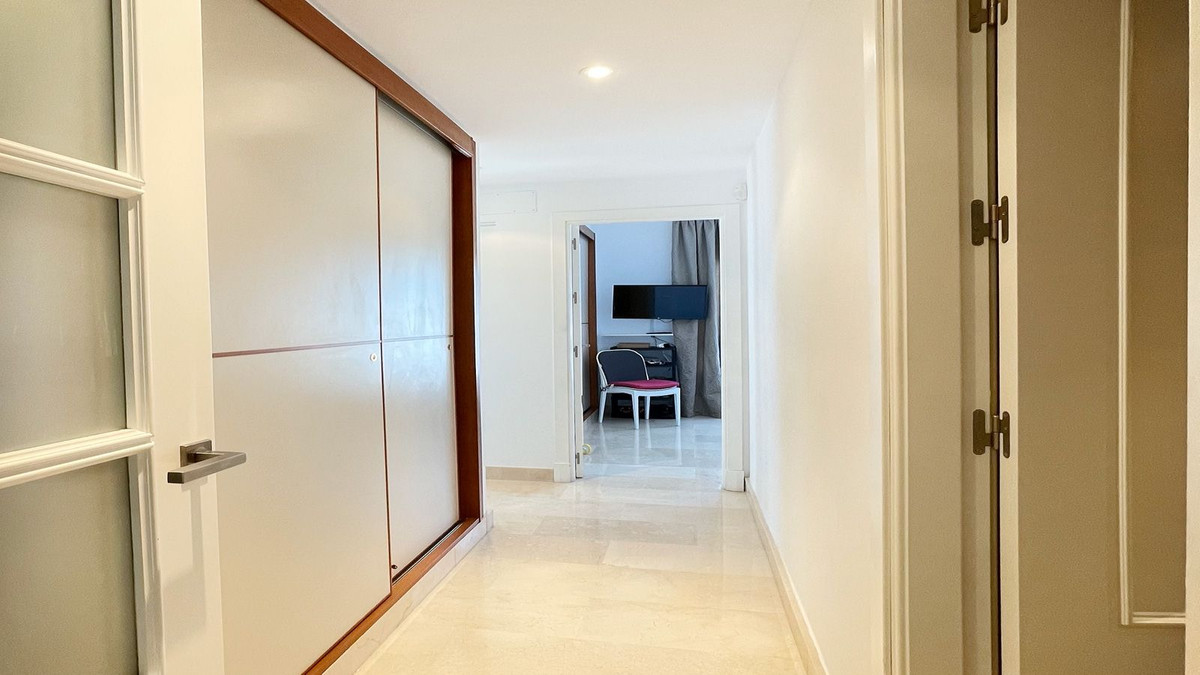 4 Bed Apartment for sale in Nueva Andalucía Costa Del Sol, Málaga, Spain
