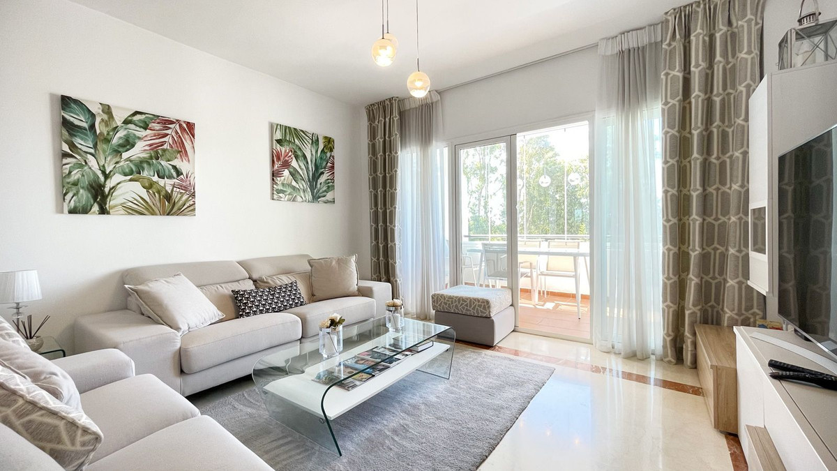 4 Bed Apartment for sale in Nueva Andalucía Costa Del Sol, Málaga, Spain