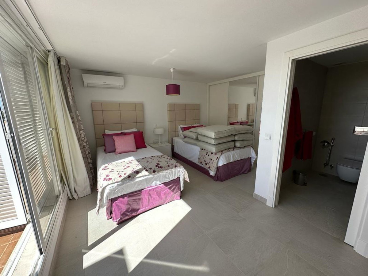 4 Bed Apartment for sale in Nueva Andalucía Costa Del Sol, Málaga, Spain