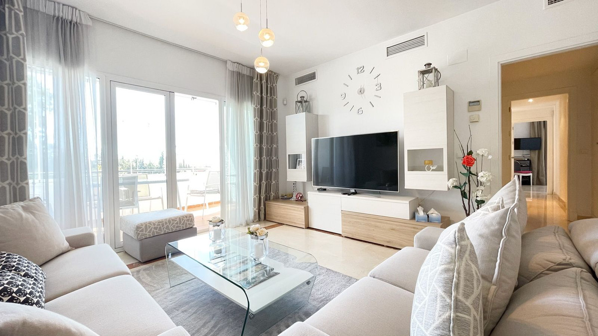 4 Bed Apartment for sale in Nueva Andalucía Costa Del Sol, Málaga, Spain