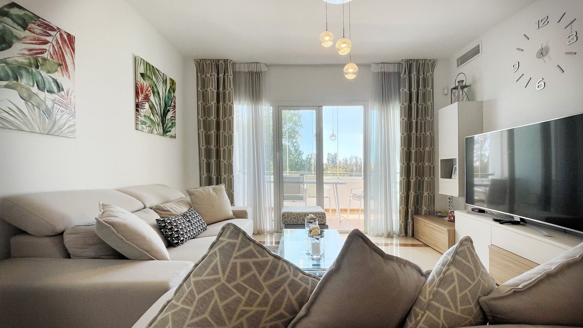 4 Bed Apartment for sale in Nueva Andalucía Costa Del Sol, Málaga, Spain